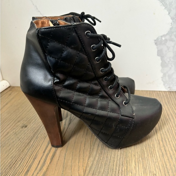Charlotte Russe Black Quilted Faux Leather Boot Heels Booties Size 8 - Picture 6 of 12